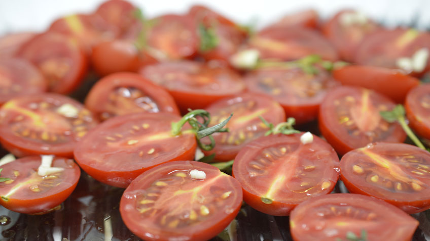 Slow cooked tomatoes with thyme and garlic