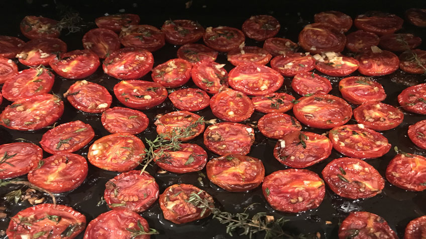 Slow cooked tomatoes with thyme and garlic